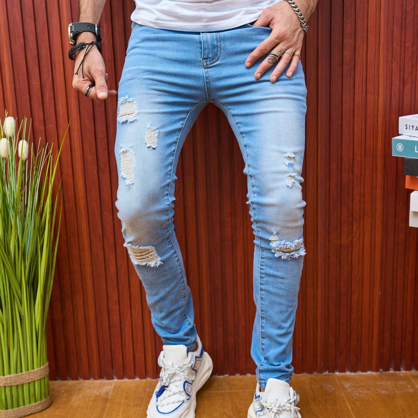 Jeans elasticizzati Slim con strappi